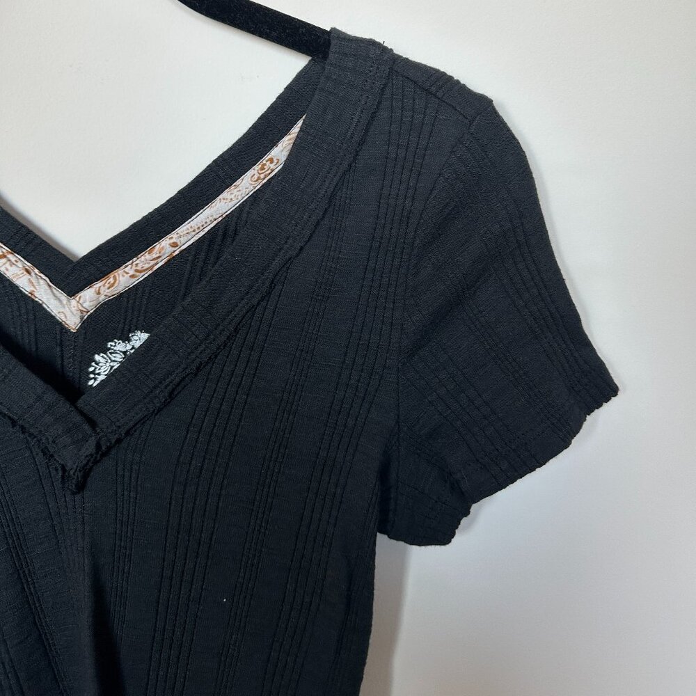Women's Slim Fitted V-Neck Tee